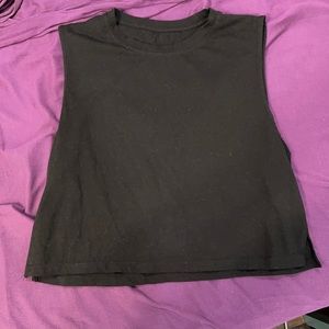 Black cropped muscle tank top